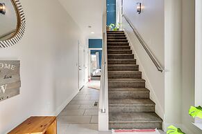 Luxe Midtown Townhome < 2 Mi to Dtwn Reno!