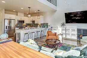 Luxe Midtown Townhome < 2 Mi to Dtwn Reno!