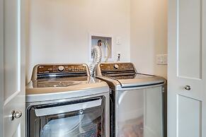 Luxe Midtown Townhome < 2 Mi to Dtwn Reno!