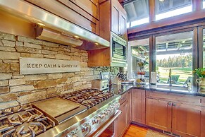 Golf Getaway w/ Hot Tub, Course Views in Cle Elum!