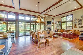 Golf Getaway w/ Hot Tub, Course Views in Cle Elum!