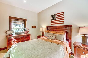 Golf Getaway w/ Hot Tub, Course Views in Cle Elum!