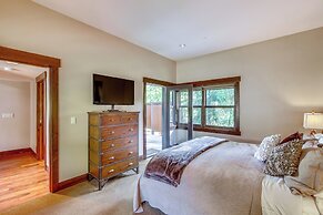 Golf Getaway w/ Hot Tub, Course Views in Cle Elum!