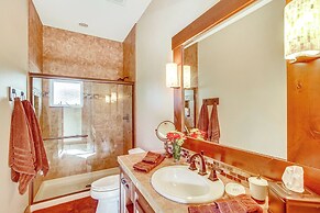 Golf Getaway w/ Hot Tub, Course Views in Cle Elum!