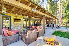 Golf Getaway w/ Hot Tub, Course Views in Cle Elum!