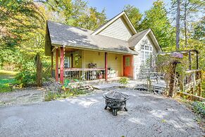 Hot Tub, Deck & Grill: Secluded Cabin in Clayton