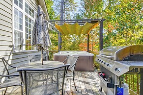 Hot Tub, Deck & Grill: Secluded Cabin in Clayton