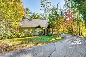 Hot Tub, Deck & Grill: Secluded Cabin in Clayton