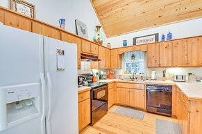 Hot Tub, Deck & Grill: Secluded Cabin in Clayton