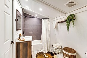 Deck & Grill: 'cozy Cottage' in Talking Rock!