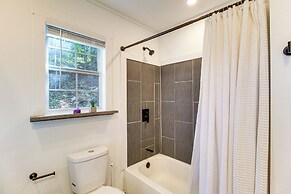 Deck & Grill: 'cozy Cottage' in Talking Rock!