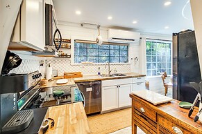 Deck & Grill: 'cozy Cottage' in Talking Rock!