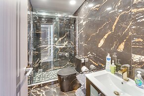 Working Goat Farm - Updated Clinton Corners Home!