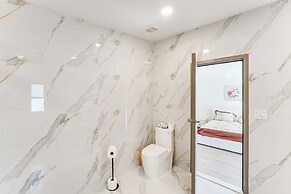 Working Goat Farm - Updated Clinton Corners Home!