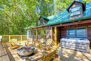 3 Mi to Dtwn: Mtn-view Cabin in Gatlinburg!