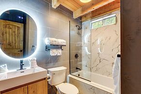 3 Mi to Dtwn: Mtn-view Cabin in Gatlinburg!