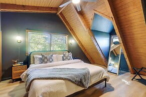 3 Mi to Dtwn: Mtn-view Cabin in Gatlinburg!