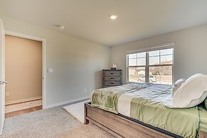 15 Mi to Dtwn Des Moines: Pet-friendly Waukee Home
