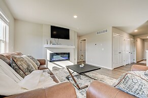 15 Mi to Dtwn Des Moines: Pet-friendly Waukee Home