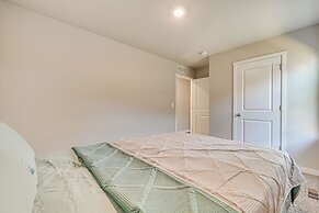 15 Mi to Dtwn Des Moines: Pet-friendly Waukee Home