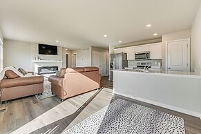 15 Mi to Dtwn Des Moines: Pet-friendly Waukee Home