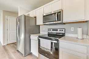 15 Mi to Dtwn Des Moines: Pet-friendly Waukee Home