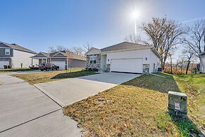 15 Mi to Dtwn Des Moines: Pet-friendly Waukee Home