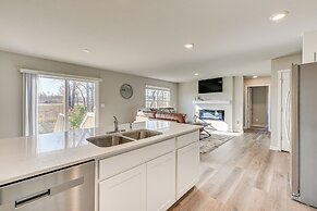 15 Mi to Dtwn Des Moines: Pet-friendly Waukee Home