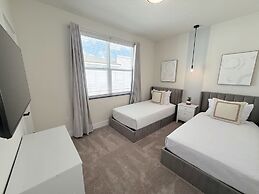 Upstay - Sunny Clermont Getaway With Private Pool