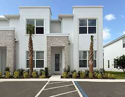 Upstay - Sunny Clermont Getaway With Private Pool