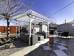 Stargazing Retreat Hot Tub BBQ Fire Pit Games