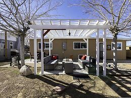 Stargazing Retreat Hot Tub BBQ Fire Pit Games