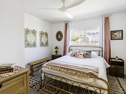 Stargazing Retreat Hot Tub BBQ Fire Pit Games