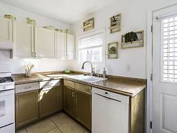 Stargazing Retreat Hot Tub BBQ Fire Pit Games