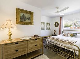 Stargazing Retreat Hot Tub BBQ Fire Pit Games