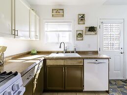 Stargazing Retreat Hot Tub BBQ Fire Pit Games