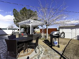 Stargazing Retreat Hot Tub BBQ Fire Pit Games