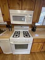 Discover Serenity Cozy Cabin With Mountain Views