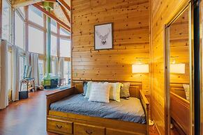 Discover Serenity Cozy Cabin With Mountain Views