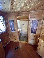 Discover Serenity Cozy Cabin With Mountain Views