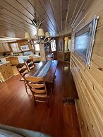 Discover Serenity Cozy Cabin With Mountain Views