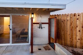 Stargaze Soak Hot Tub Fireplace Desert Views