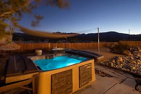 Stargaze Soak Hot Tub Fireplace Desert Views