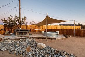 Stargaze Soak Hot Tub Fireplace Desert Views