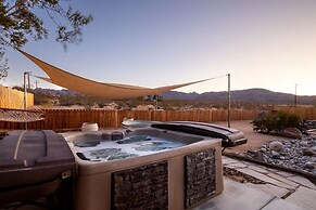 Stargaze Soak Hot Tub Fireplace Desert Views