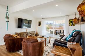 Stargaze Soak Hot Tub Fireplace Desert Views