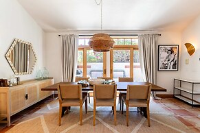 LUX - Historic Tennis Club Enclave - King Beds