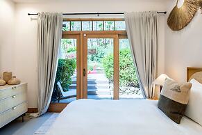 LUX - Historic Tennis Club Enclave - King Beds