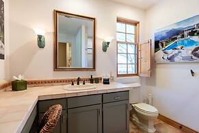 LUX - Historic Tennis Club Enclave - King Beds