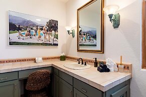 LUX - Historic Tennis Club Enclave - King Beds